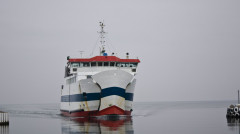SejerøFærgen i dens hvide farve 17. februar 2013