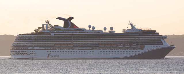 Carnival Pride 11. juni 2023 - Passerer Ålsgårde i nsj.