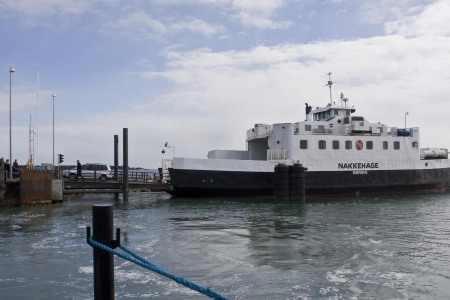 Nakkehage som ankommer til det nye havneleje i Rørvig, hvor også Isefjord skal ligge til 6. april 2013