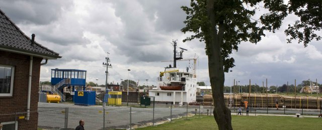 Ved sluserne i Brunsbüttel set fra kanal siden 11. august 2013